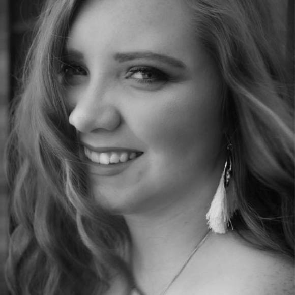 Meet your Posher, Amilee - Picture 2 of 4